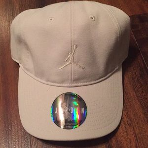 Jordan strap back hat